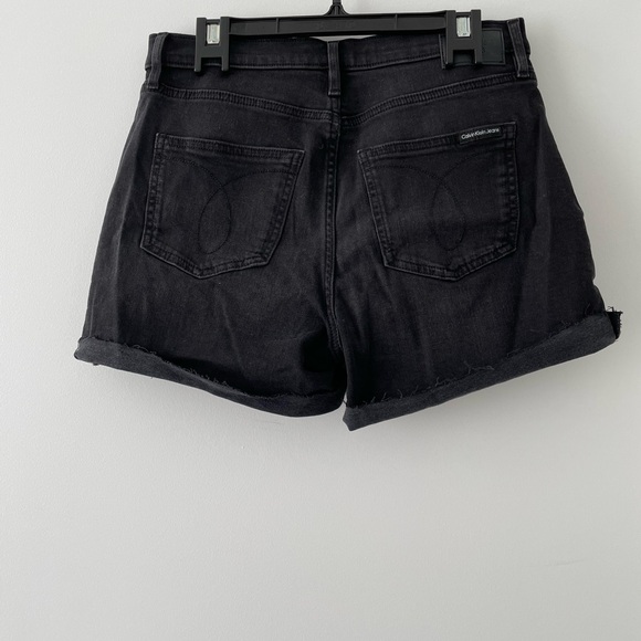 Calvin Klein Black Jean Shorts - size 28 - Picture 5 of 12